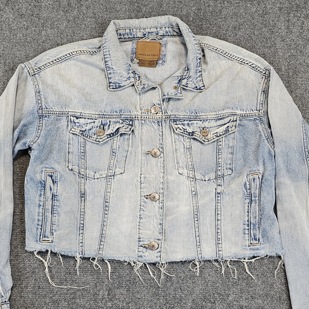 American Eagle Outfitters Light Wash Denim Jean Jacket